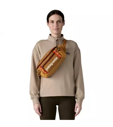 Чантичка Patagonia Black Hole Waist Pack 5L